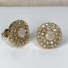 Brinco Quartzo Branco e Zircônias Folheado a Ouro 18K - Image 2